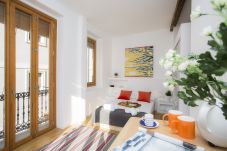 Cheap and cosy apartment in the centre of Valencia 01